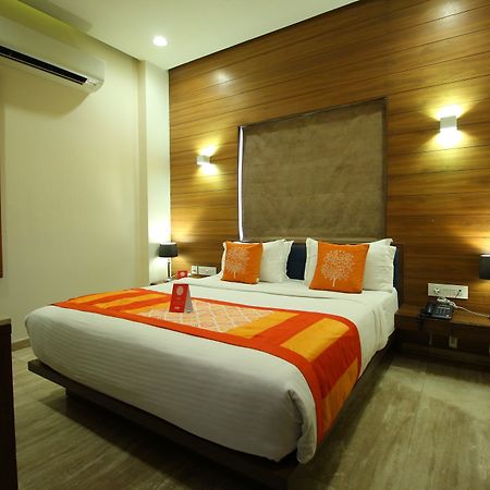 Oyo 8992 Hotel Kyra Ahmedabad Ngoại thất bức ảnh