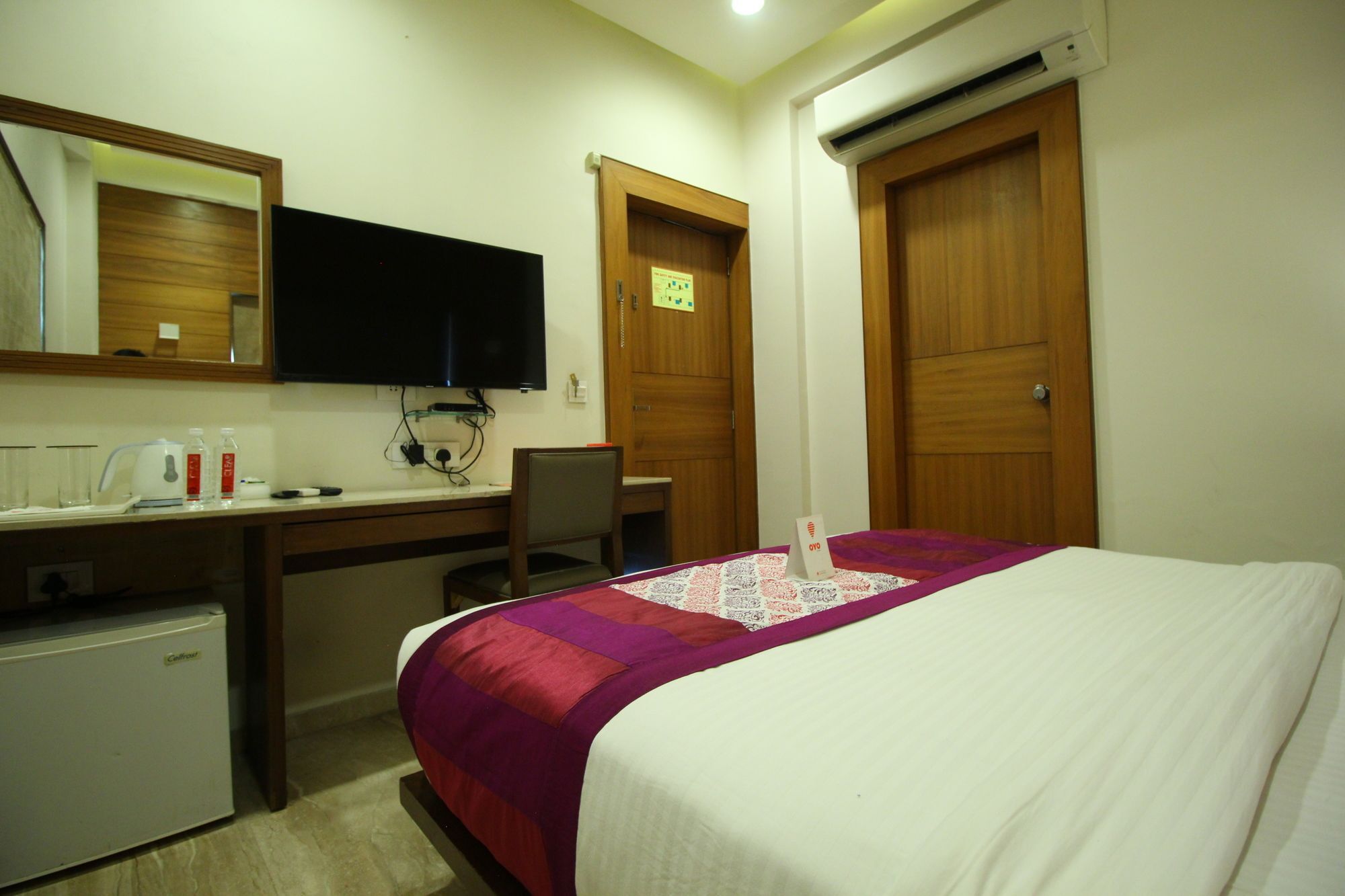 Oyo 8992 Hotel Kyra Ahmedabad Ngoại thất bức ảnh