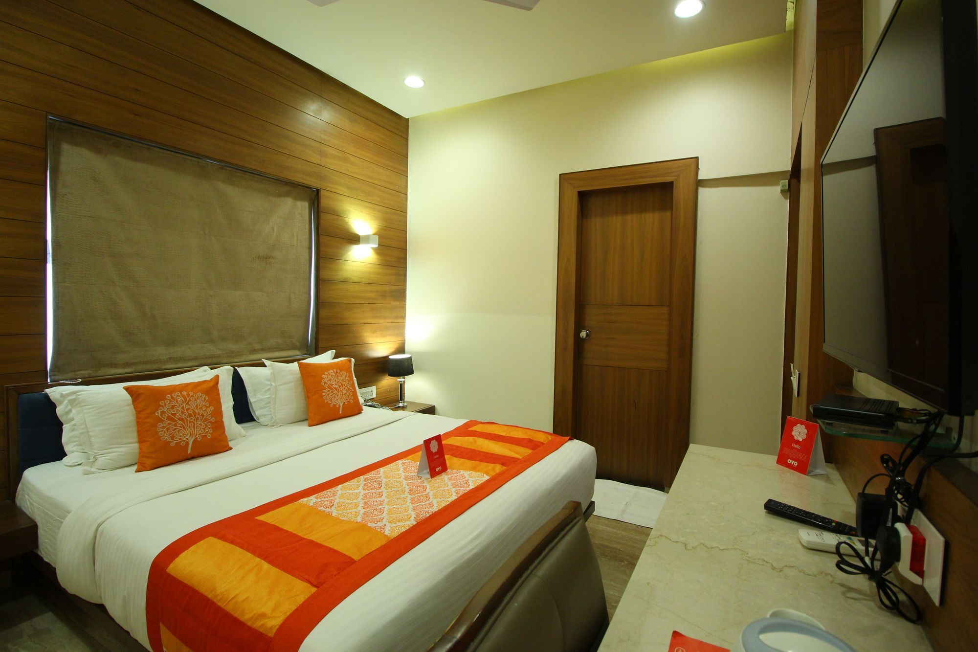 Oyo 8992 Hotel Kyra Ahmedabad Ngoại thất bức ảnh