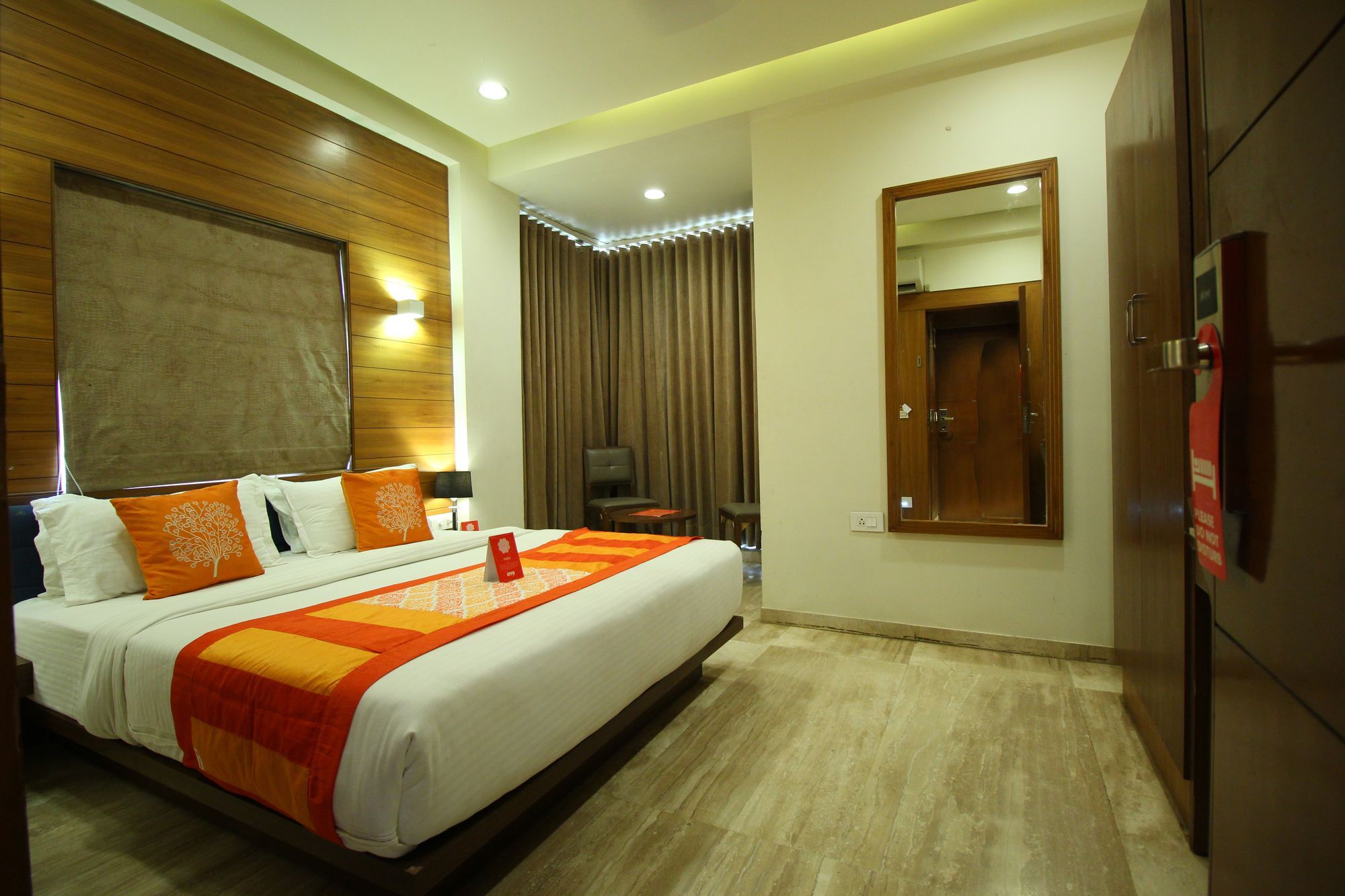 Oyo 8992 Hotel Kyra Ahmedabad Ngoại thất bức ảnh